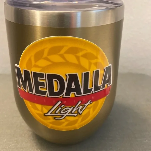 Tumbler of medalla - Picture 2 of 3